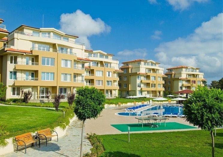 Аппартамент Pines Beach Resort Byala  Exterior photo